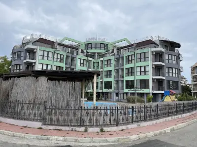 Лагуна Бийч Хотел