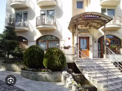 Хотел Траката