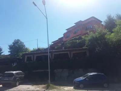 Семеен хотел Зеленика