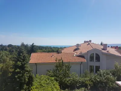 Family Hotel California - Varna