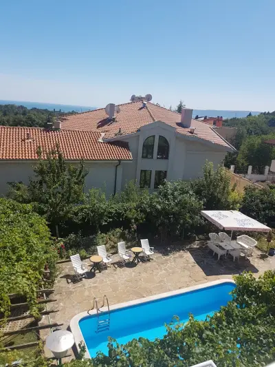 Family Hotel California - Varna