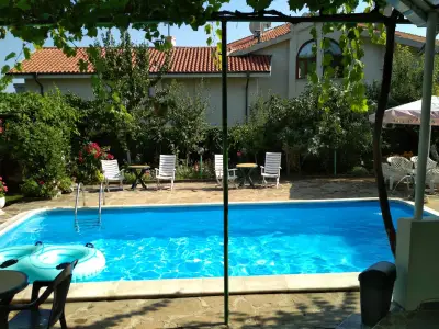Family Hotel California - Varna