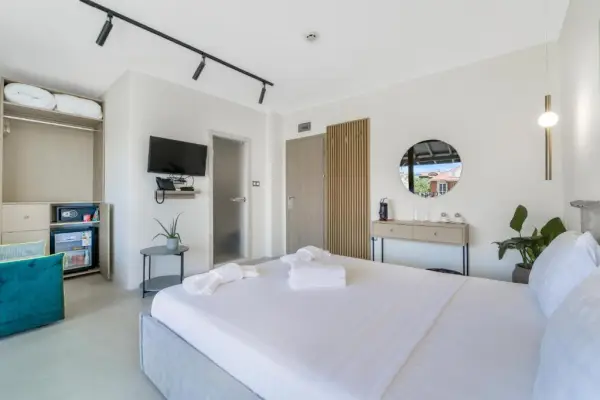Deluxe Double Room with Balcony & Side Sea View