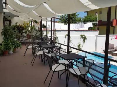 Ema Hotel