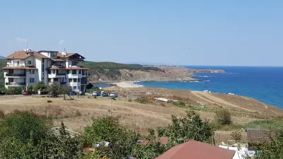 Семеен хотел Синеморец