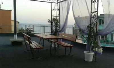 Хотел „Слънчева вълна”