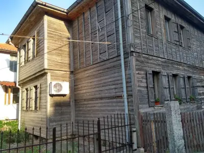 Крайбрежна 3