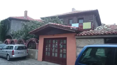 Крайбрежна 3