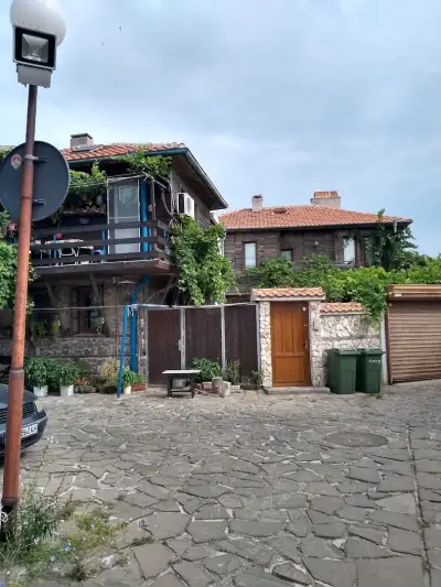 Крайбрежна 3