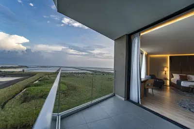 Wave Resort