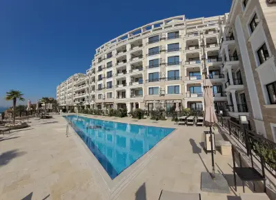 Onyx Beach Residence - Free Parking & Beach Access