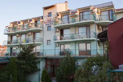 Family Hotel YALTA Свети Влас