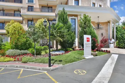 Private Apartment in Millennium 2