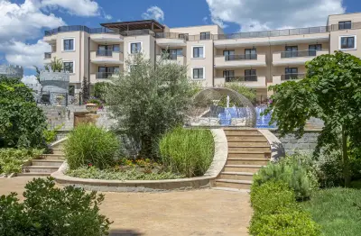 Private Apartment in Millennium 2