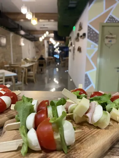 LEONARDO Pizzeria & Restaurant | Пица, Бургери, Паста | ДОСТАВКА | Италиански Ресторант Пловдив Център