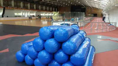 Варненски международен образователен център