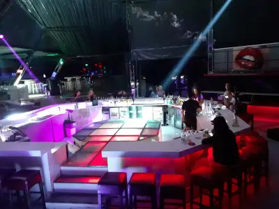 Club REVUE