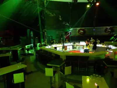 Club REVUE