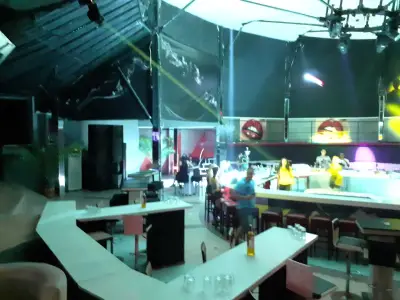 Club REVUE