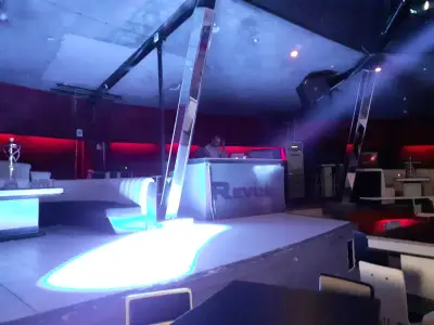 Club REVUE