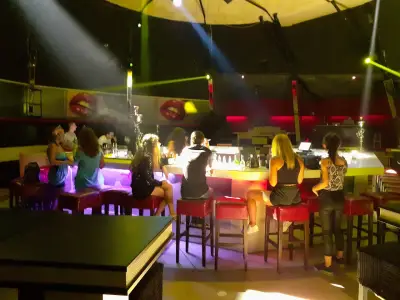 Club REVUE