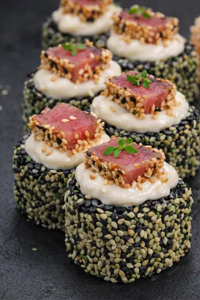 Mell's kitchen Asian & More