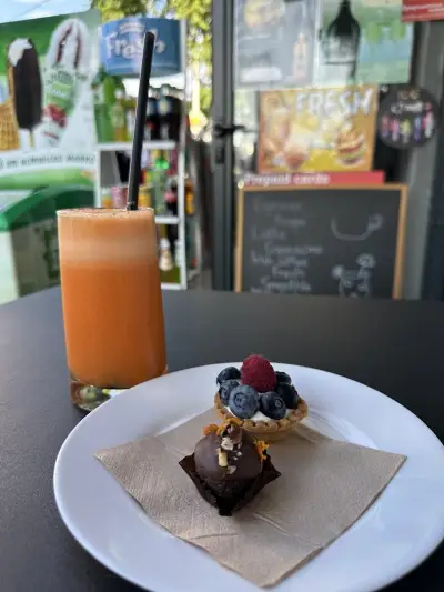 Vegan coffee shop "Friends"