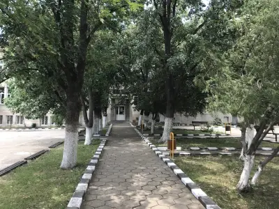 Средно училище „Георги Каравелов“