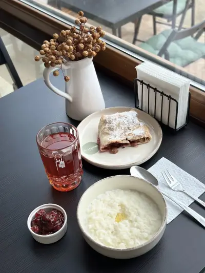 Cafe Bakery "De Maman"
