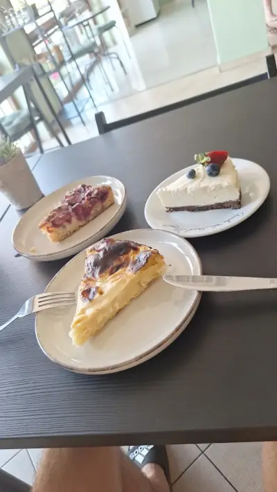Cafe Bakery "De Maman"