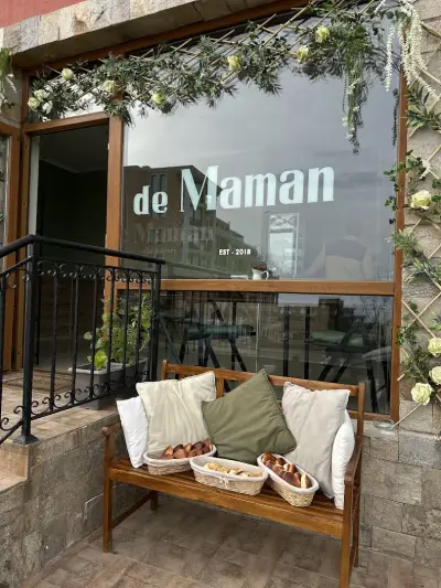 Cafe Bakery "De Maman"