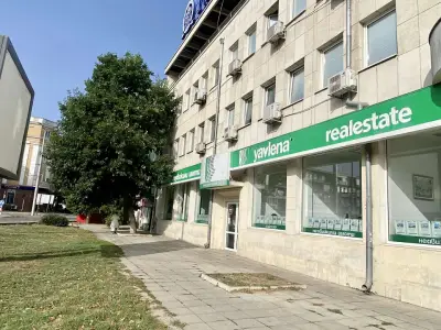 Явлена Варна, пл. Славейков