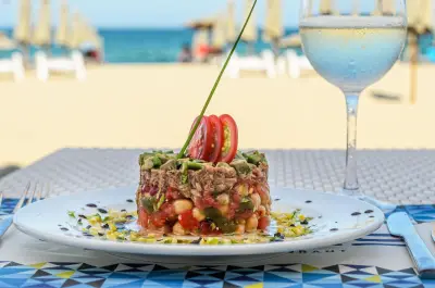 Waves Beach Bar & Restaurant