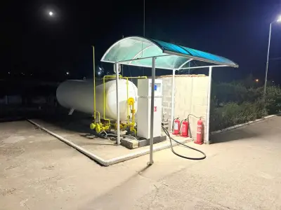 Бензино-газстанция с Автомивка , Автосервиз и Гумаджийница ГЪЛЪБЕЦ
