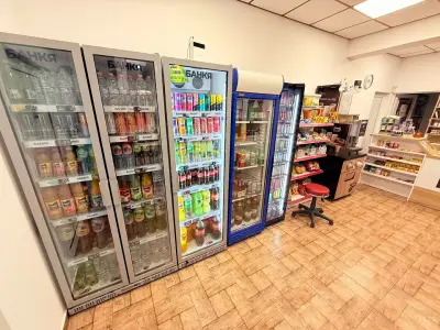 Бензино-газстанция с Автомивка , Автосервиз и Гумаджийница ГЪЛЪБЕЦ