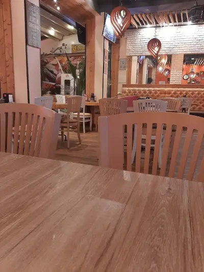 Capri Pizza Bar & Grill