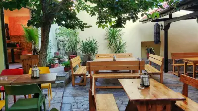 Kiwi Garden