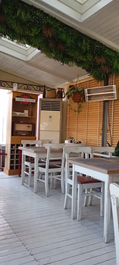 Saint George Restaurant - 25 years Family Tradition
