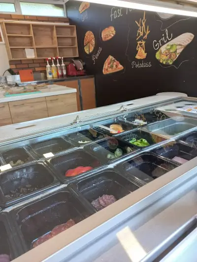 Pizza shop