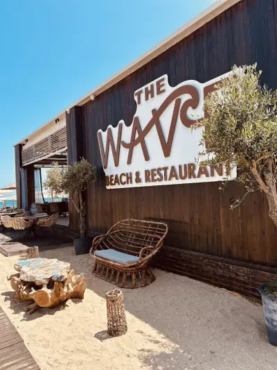 THE WAVE BEACH RESTAURANT