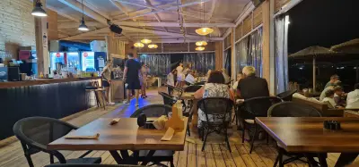 THE WAVE BEACH RESTAURANT