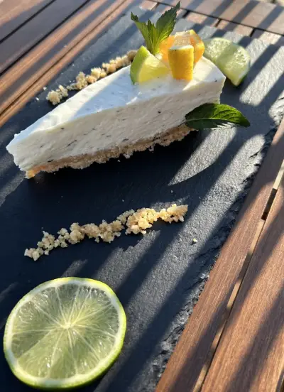 THE WAVE BEACH RESTAURANT