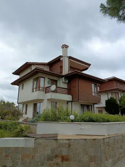 Villas in Complex Trakiyskiy Bryag