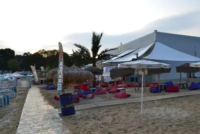 The Crown Open Beach Lounge