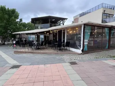 Friends Bar & Dinner