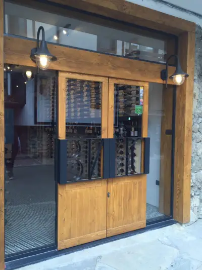 Wine shop & bar REGION