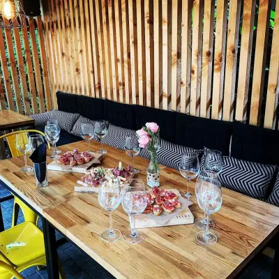 Wine shop & bar REGION