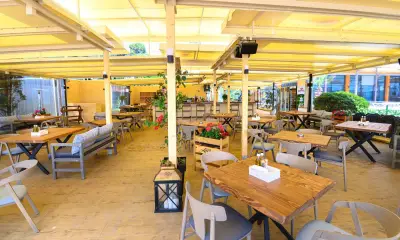 Aura bar and grill