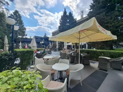 Condor Bar