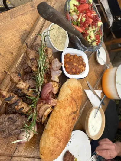 hungry horse bar & grill